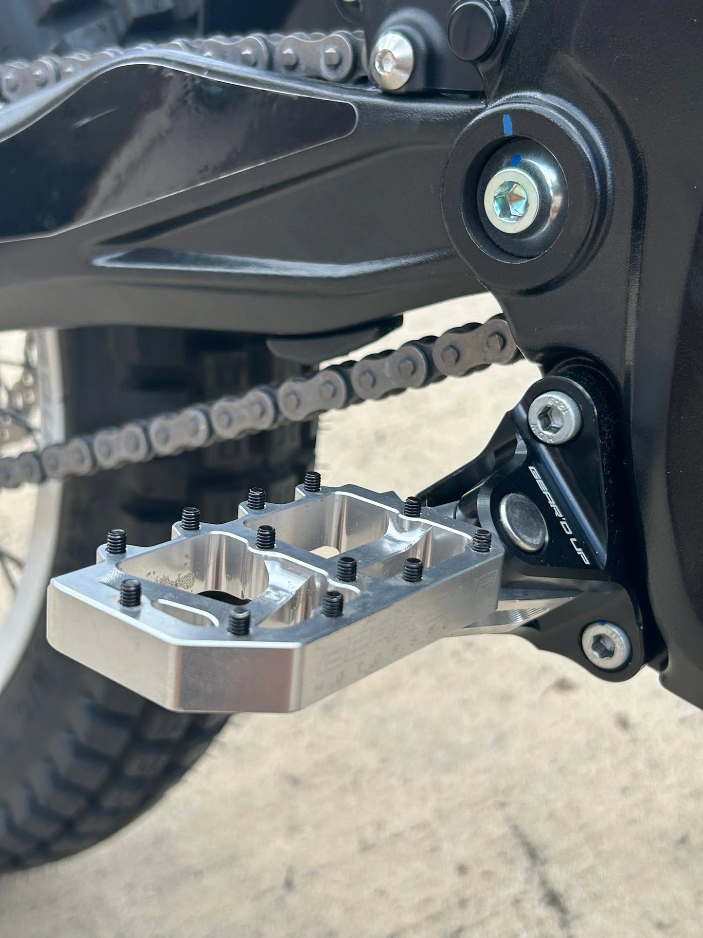 Ultra Bee Foot Peg Brackets-Gear’d Up