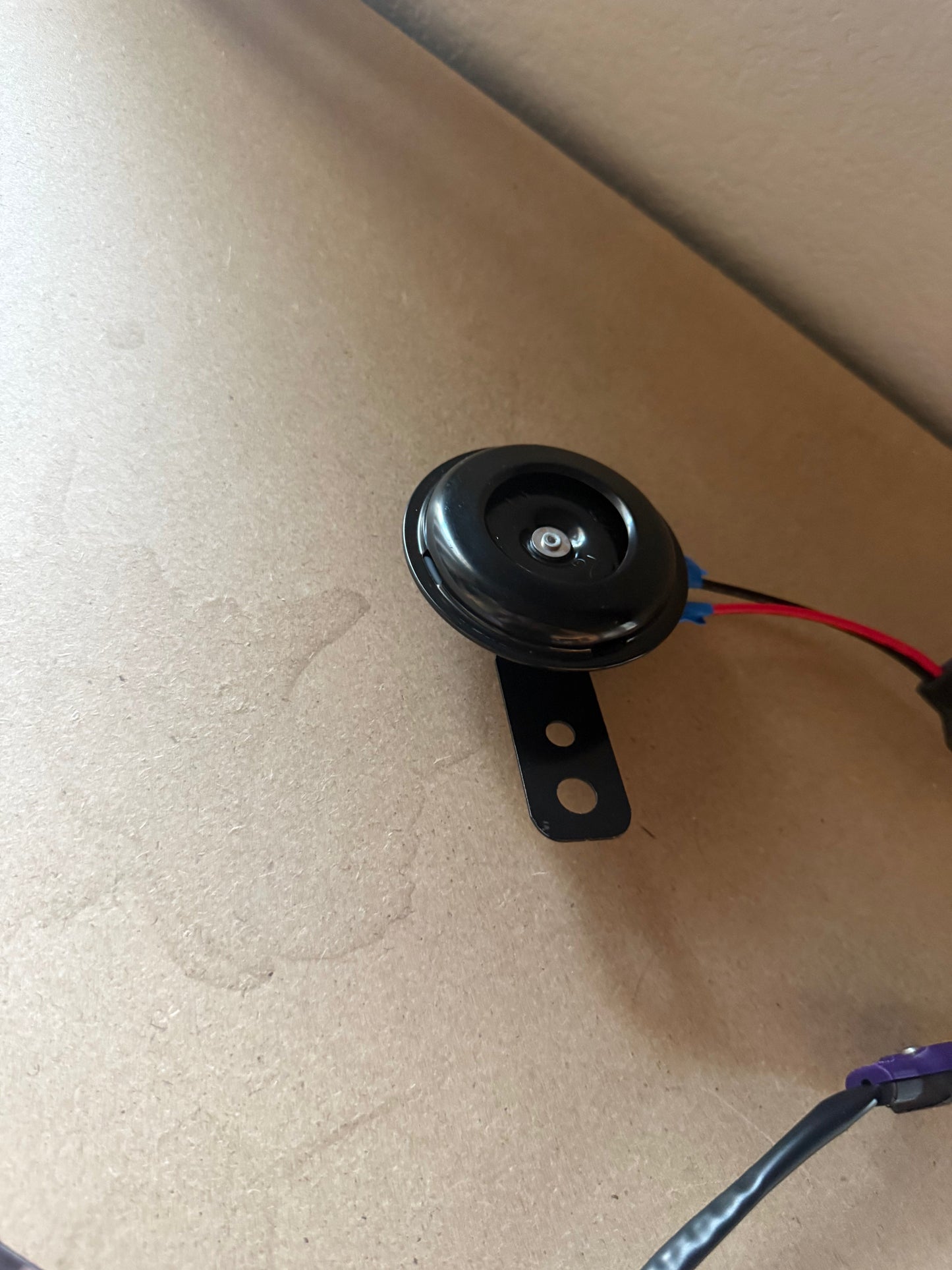AA powered horn kit. (Budget version)